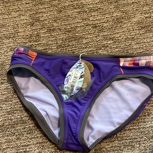 Praha swim bottoms NWT
